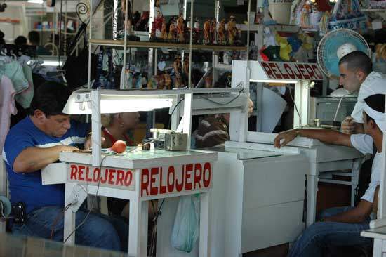Privater Uhrmacher in Kuba