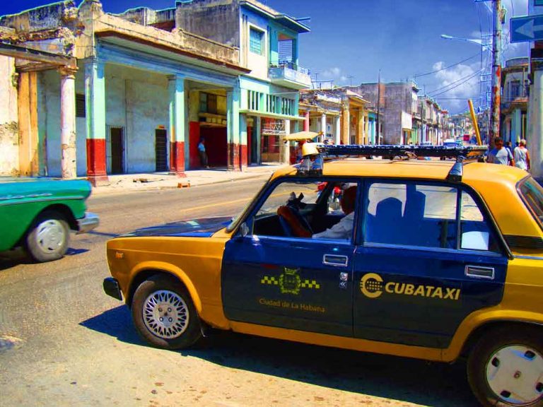 Kuba reorganisiert staatliches Taxiunternehmen
