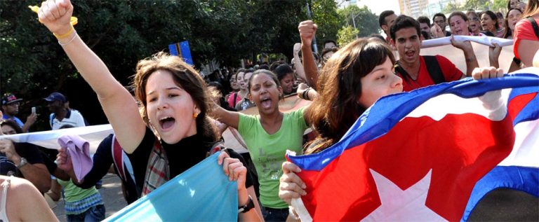 Kubanische Studenten feiern die Rückkehr aller "Miami Five"