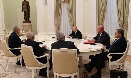Kubas Premierminister Manuel Marrero und Russlands Präsident Wladimir Putin in Moskau