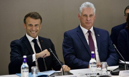 Frankreichs Präsident Emmanuel Macron und Kubas Präsident Miguel Díaz-Canel