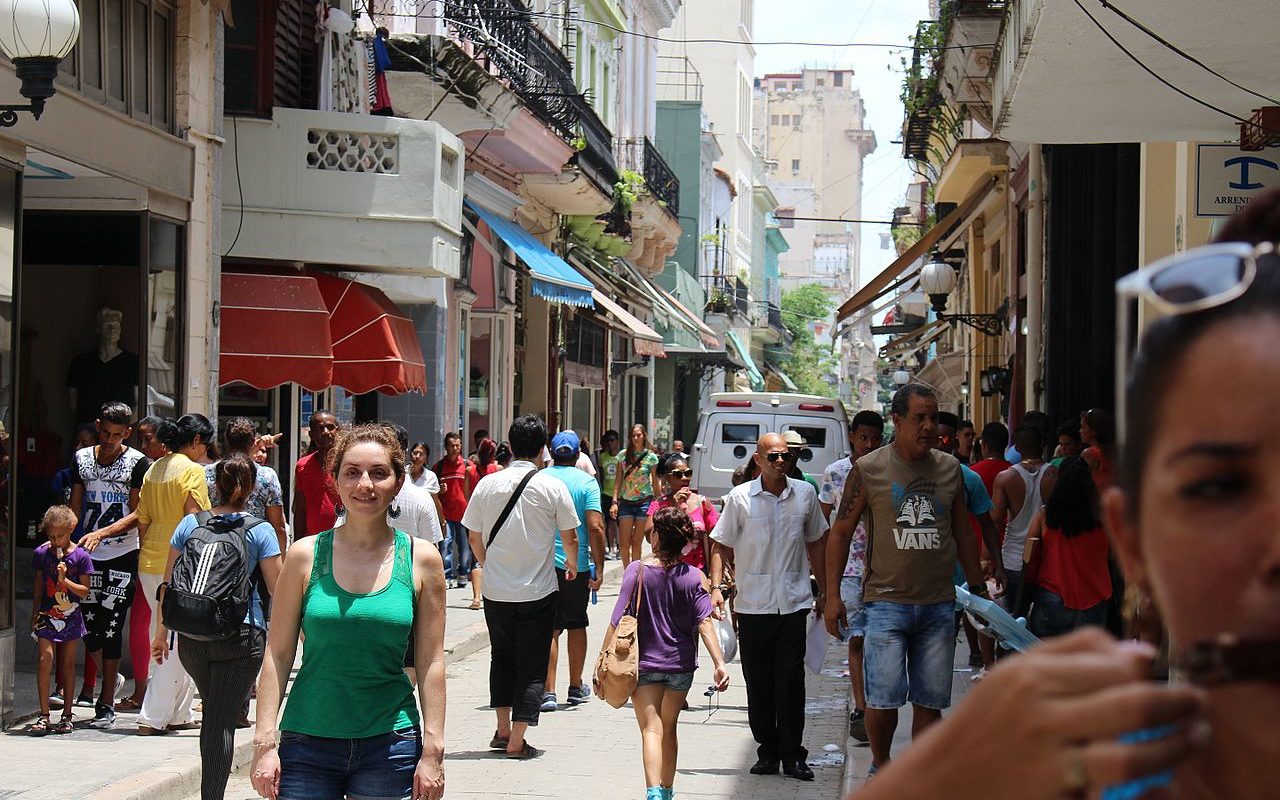 Straßenszene in der Altstadt von Havanna